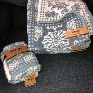 💙 Wrangler 6 Piece Reversible Bath Towel Set